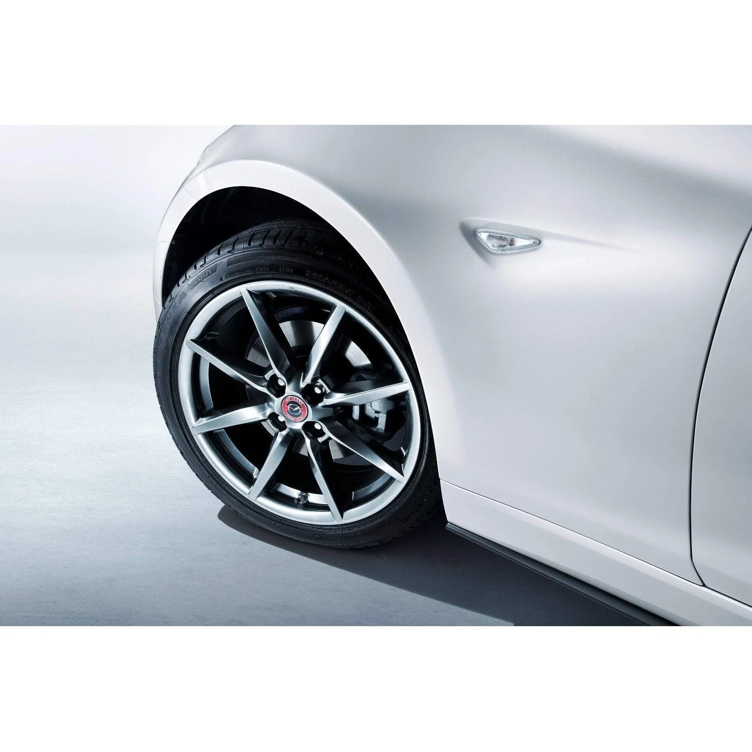 Center Cap, 100th Anniversary Edition in Gloss Black & Red | Mazda - Image 14